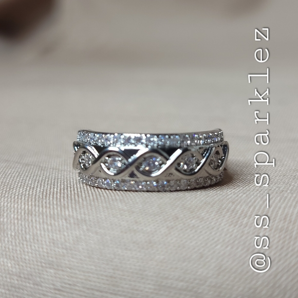 Infinity Symbol Inlaid Diamond Ring - Picture 5 of 7